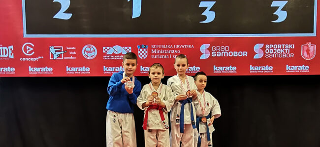 Teo Biškup na najvišem postolju uz drugoplasiranog i trećeplasiranog