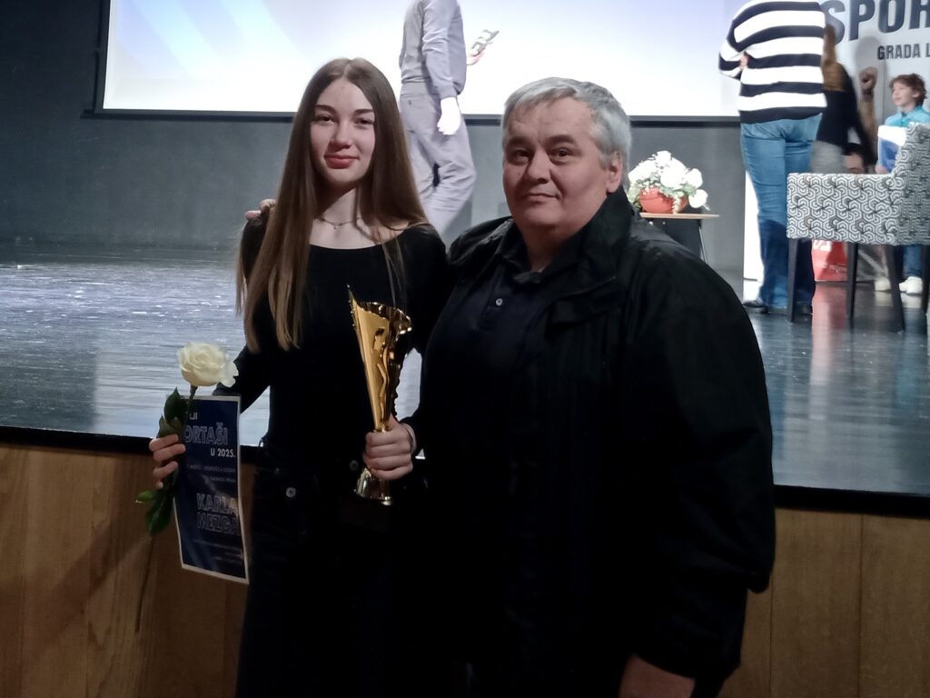 Karla Mezga i predsjednik KK Okinawa Siniša Tkalčec